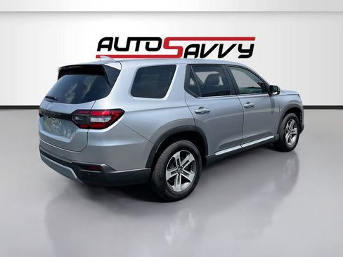 Used 2025 Honda Pilot EX-L image 7