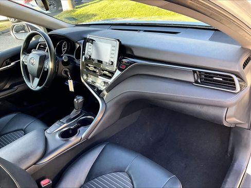 Used 2024 Toyota Camry SE image 14