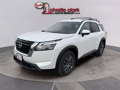 Certified 2025 Nissan Pathfinder SV