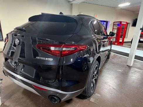 Used 2022 Alfa Romeo Stelvio Ti AWD/4WD image 6