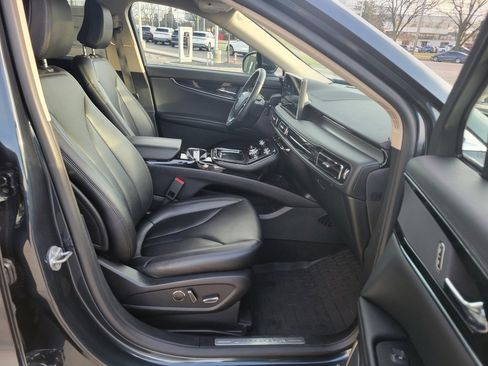 Certified 2022 Lincoln Nautilus AWD w/ Premium Package image 9