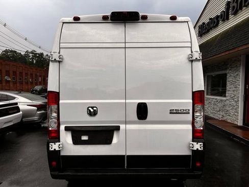 Used 2025 RAM ProMaster 2500 w/ Convenience Group FWD image 6