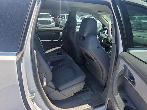 Used 2017 Chevrolet Traverse LT FWD image 11