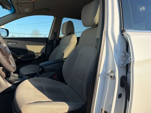 Used 2017 Hyundai Santa Fe Sport image 6