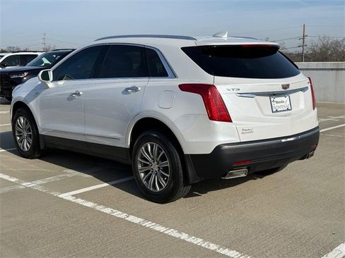 Used 2017 Cadillac XT5 Luxury w/ Driver Awareness Package image 6