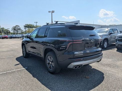 New 2025 Chevrolet Traverse LT w/ Enhanced Driving Package image 6