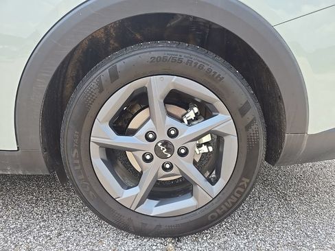 Used 2025 Kia K4 FWD image 26