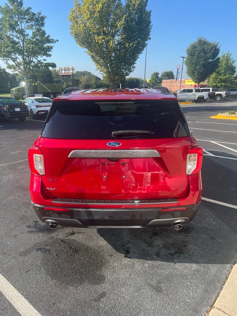 Used 2023 Ford Explorer XLT w/ Equipment Group 202A RWD image 6