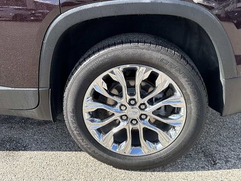Used 2022 Chevrolet Traverse LT image 9