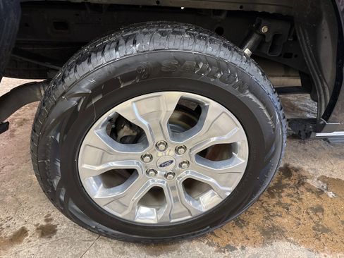 Used 2023 Ford F150 Platinum image 13