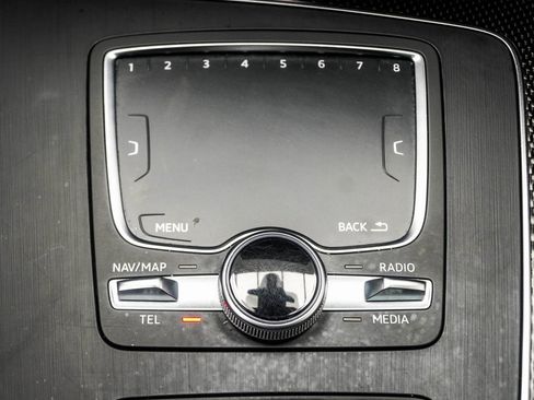 Used 2018 Audi SQ5 Prestige w/ Prestige Package image 19