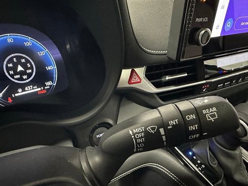 Used 2025 Toyota Sienna XSE image 22