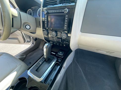 Used 2009 Ford Escape 2WD Hybrid image 24