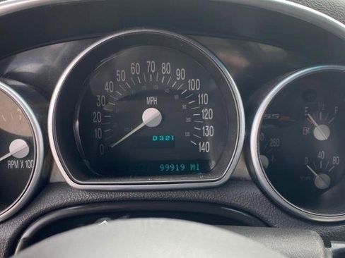 Used 2005 Chevrolet SSR w/ Preferred Equipment Group image 13