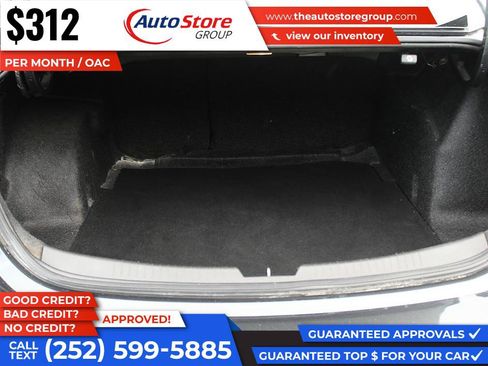 Used 2017 Chevrolet Malibu LT FWD image 11