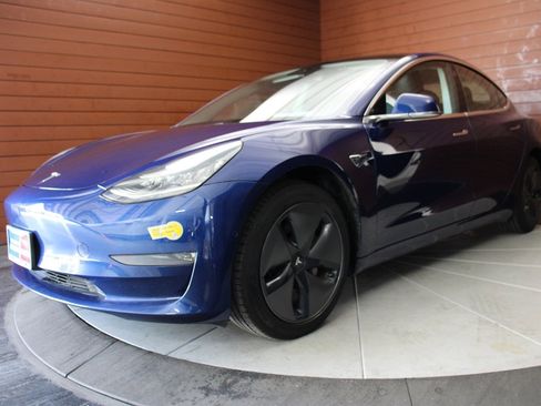 Used 2020 Tesla Model 3 Standard Range Plus image 15