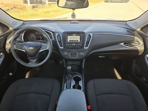 Used 2018 Chevrolet Malibu LS image 14