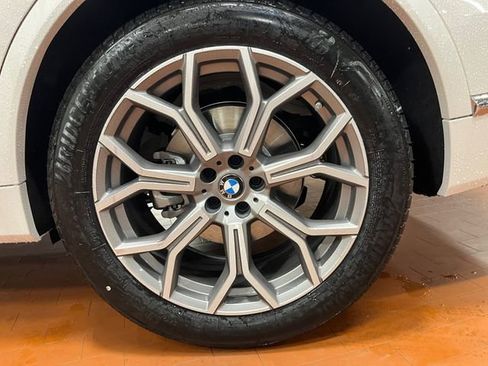 New 2026 BMW X7 xDrive40i w/ Premium Package image 33