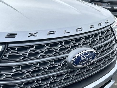 Used 2023 Ford Explorer XLT w/ Equipment Group 202A image 9