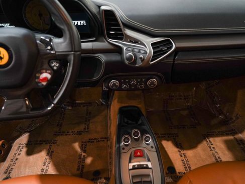 Used 2014 Ferrari 458 Spider image 12