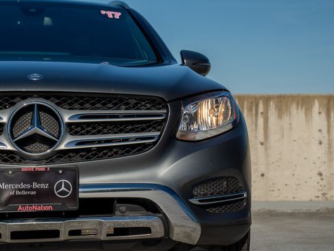 Used 2017 Mercedes-Benz GLC 300 4MATIC image 8