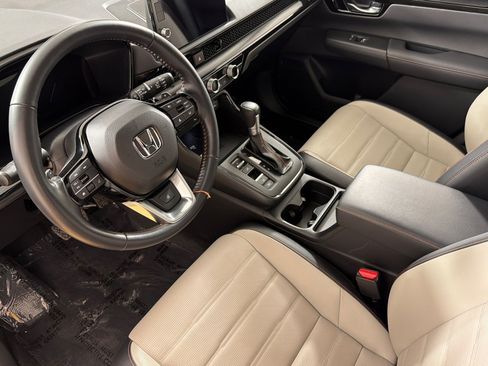 Used 2025 Honda CR-V Sport Touring image 9