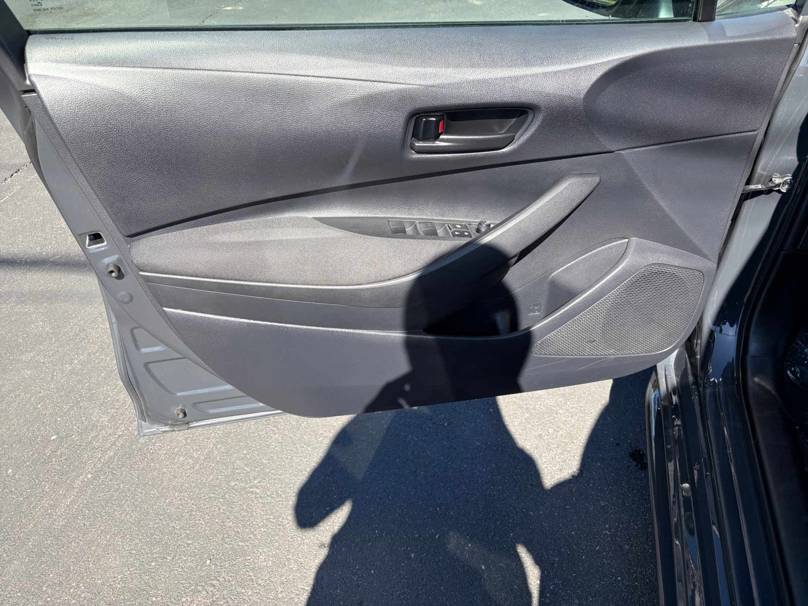 Certified 2025 Toyota Corolla LE FWD image 9