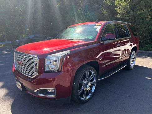 Used 2017 GMC Yukon Denali w/ Open Road Package AWD/4WD image 3