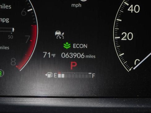 Used 2024 Honda Pilot Touring image 19