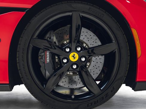 Used 2019 Ferrari Portofino RWD image 46