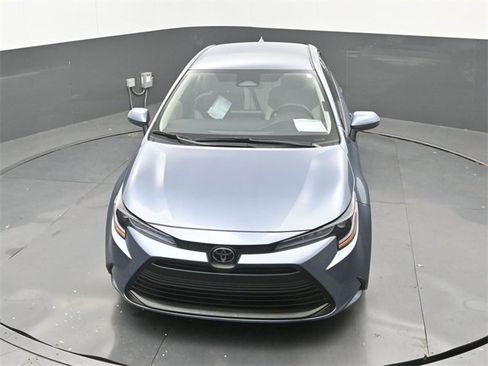 Used 2025 Toyota Corolla LE image 30