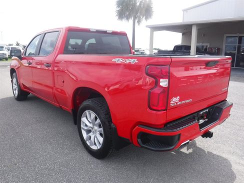 Used 2020 Chevrolet Silverado 1500 Custom w/ Custom Convenience Package AWD/4WD image 2