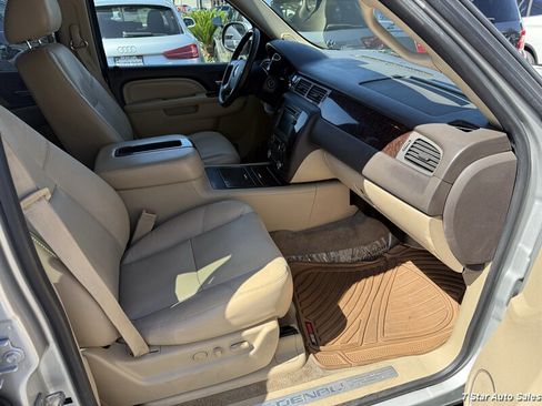 Used 2011 GMC Yukon Denali AWD/4WD image 15