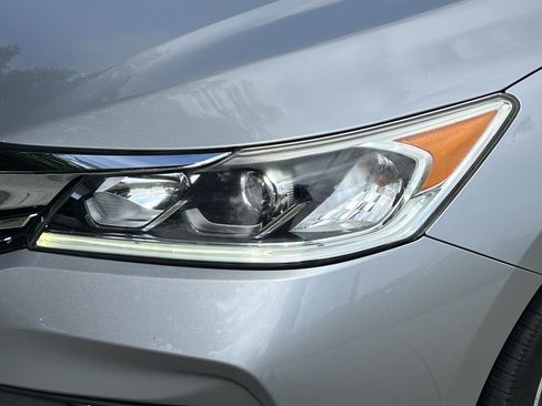 Used 2017 Honda Accord Sport image 7