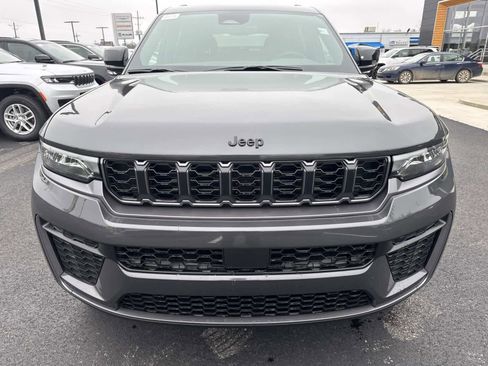 New 2026 Jeep Grand Cherokee Altitude RWD image 2