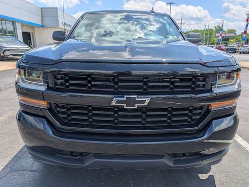 Used 2018 Chevrolet Silverado 1500 Custom w/ Custom Value Package AWD/4WD image 8