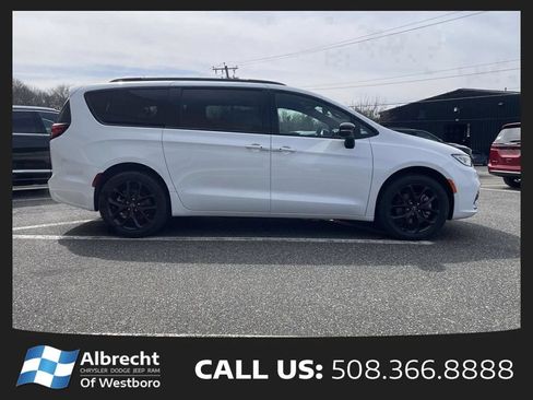 New 2026 Chrysler Pacifica Select w/ S Appearance Package AWD/4WD image 6