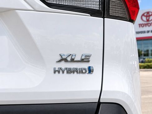Used 2023 Toyota RAV4 XLE w/ Convenience Package AWD/4WD image 7