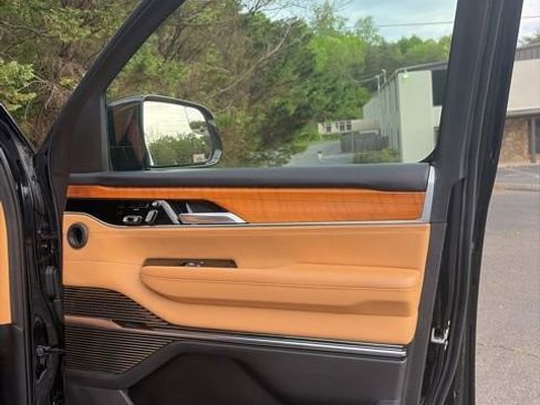 Used 2024 Jeep Grand Wagoneer Series III w/ HD Trailer Tow Package image 20