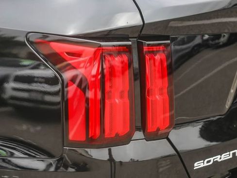Used 2023 Kia Sorento SX FWD image 11