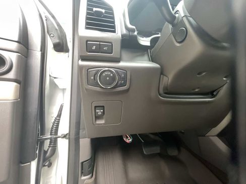 Used 2021 Ford Expedition XLT image 18