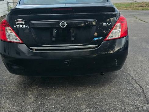 Used 2014 Nissan Versa SV FWD image 13