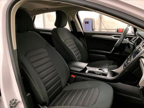 Used 2018 Ford Fusion SE w/ Fusion SE Technology Package image 7