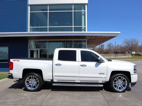 Used 2018 Chevrolet Silverado 1500 High Country image 2