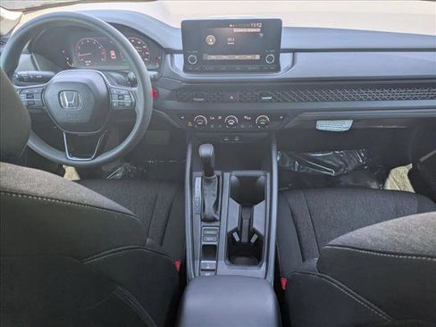 Used 2025 Honda Accord SE image 17
