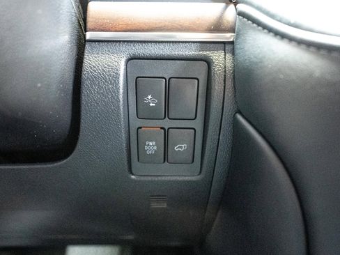 Used 2019 Toyota Land Cruiser image 94