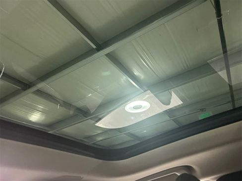 Certified 2024 Volvo XC90 T8 Ultimate w/ Protection Package Premier image 25