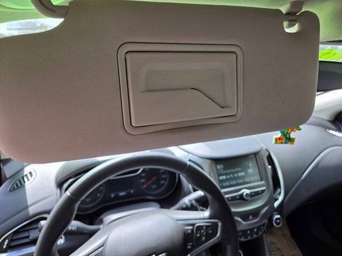Used 2018 Chevrolet Cruze LT w/ Convenience Package FWD image 17