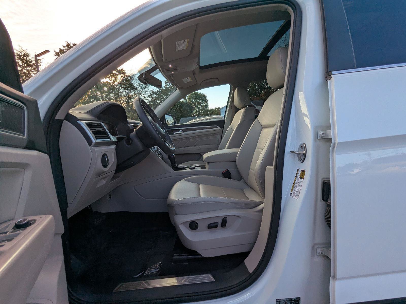 Used 2023 Volkswagen Atlas SE AWD/4WD image 24