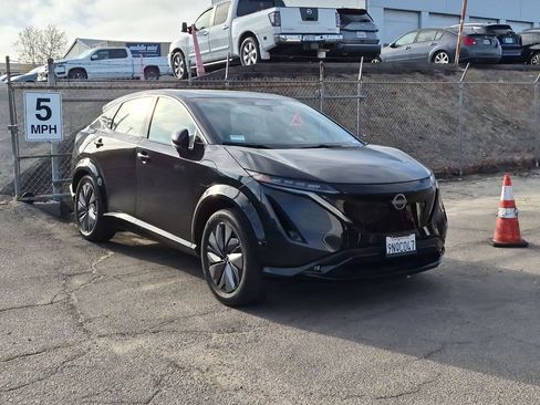 Used 2024 Nissan Ariya FWD image 2